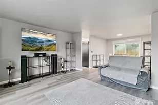 13713 2nd Ave Ct E, Tacoma, WA 98445 - Photo 4