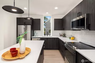 13548 39th Avenue NE, Seattle, WA 98125 - Photo 10