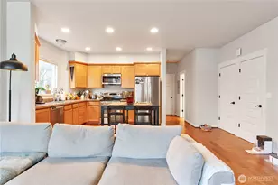 554 Prospect St, Seattle, WA 98109 - Photo 14