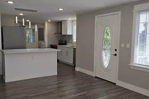 12053 70th Ave S, Seattle, WA 98178 - Photo 2