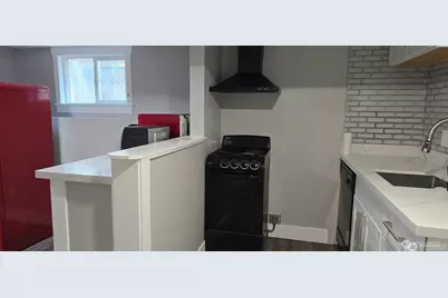 12053 70 Avenue S, Seattle, WA 98178 - Photo 12