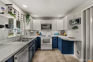 9312 Snowberry Cir W, University Place, WA 98467 - Photo 6