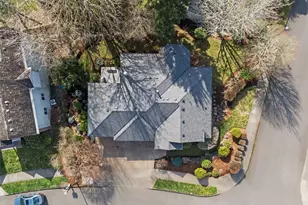 9216 NW Bartolomew Dr, Portland, OR 97229 - Photo 28