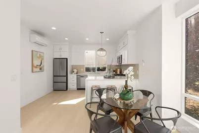 911 N 98th Street #B, Seattle, WA 98103 - Photo 10