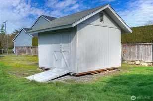 407 18th St SW, Puyallup, WA 98371 - Photo 36