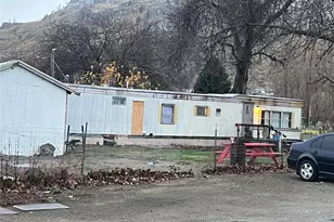 204 Davis Ave, Brewster, WA 98812 - Photo 2