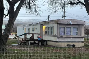 204 Davis Ave, Brewster, WA 98812 - Photo 4