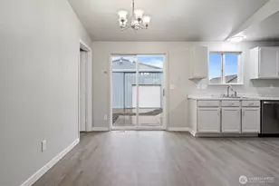 445 E Rainer St, Othello, WA 99344 - Photo 8