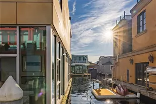 2369 Fairview Ave E, Seattle, WA 98102 - Photo 10