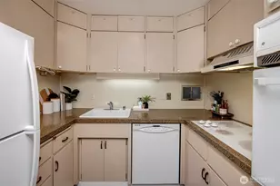 2040 43rd Ave E, Seattle, WA 98112 - Photo 4