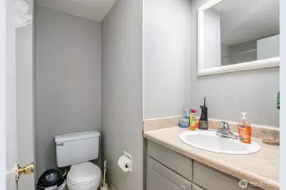 707 Alvord Avenue N, Kent, WA 98031 - Photo 14