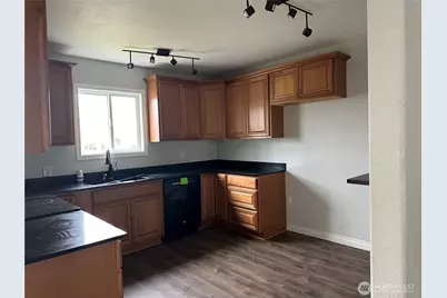 608 W Scott Street, Aberdeen, WA 98520 - Photo 6