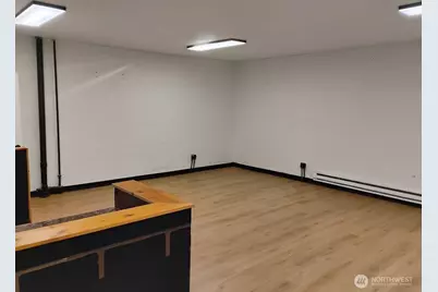 209 E Gowe Street, Kent, WA 98032 - Photo 2