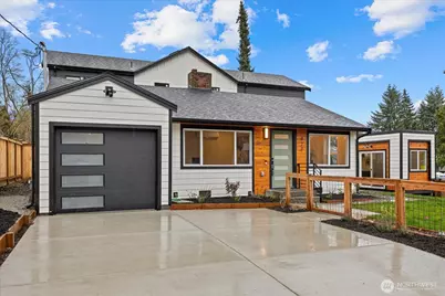 922 NE 117th Street, Seattle, WA 98125 - Photo 2