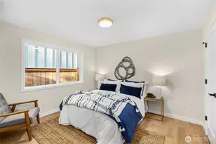 922 NE 117th St, Seattle, WA 98125 - Photo 16