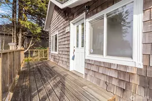 808 Pacific Ave N, Long Beach, WA 98631 - Photo 2