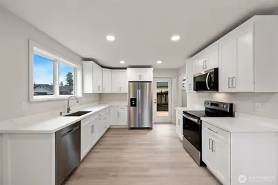 200 S Alder Avenue, Granite Falls, WA 98252 - Photo 2