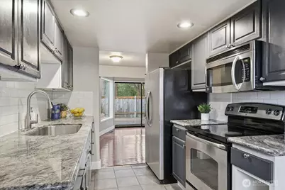 1596 Aberdeen Court SE, Renton, WA 98055 - Photo 2