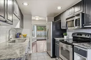 1596 Aberdeen Ct SE, Renton, WA 98055 - Photo 2