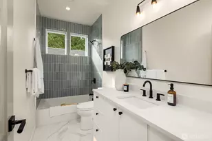 3003 NE 88th St, Seattle, WA 98115 - Photo 18