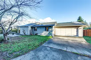 1716 Scenic Dr, Everett, WA 98203 - Photo 2