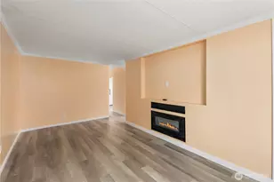 10515 Woodinville Dr, Bothell, WA 98011 - Photo 12