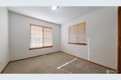 1869 SE Larch Avenue, College Place, WA 99324 - Photo 22