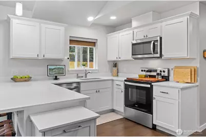 18204 E Clear Lake Boulevard SE, Yelm, WA 98597 - Photo 8