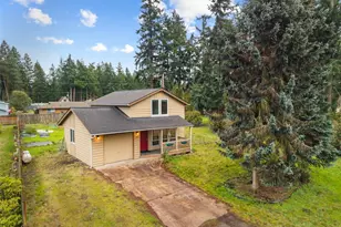 101 D St, Port Hadlock, WA 98339 - Photo 2