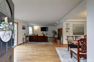 7820 NE 195th St, Kenmore, WA 98028 - Photo 2