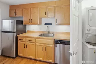 7431 212th St SW, Edmonds, WA 98026 - Photo 8