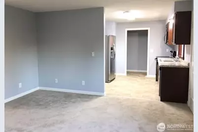 305 M St SE, Auburn, WA 98002 - Photo 4