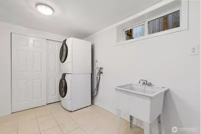 3307 36th Avenue W, Seattle, WA 98199 - Photo 24