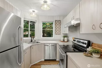 5300 Harbour Pointe Boulevard #310A, Mukilteo, WA 98275 - Photo 6