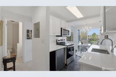 1800 43rd Avenue E #401, Seattle, WA 98112 - Photo 8
