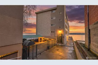1800 43rd Avenue E #401, Seattle, WA 98112 - Photo 2