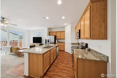 13404 Edmunds Parkway E, Bonney Lake, WA 98391 - Photo 4