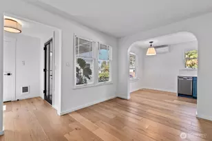 1205 NE 91st St, Seattle, WA 98115 - Photo 8