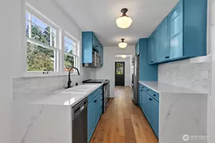 1205 NE 91st St, Seattle, WA 98115 - Photo 16