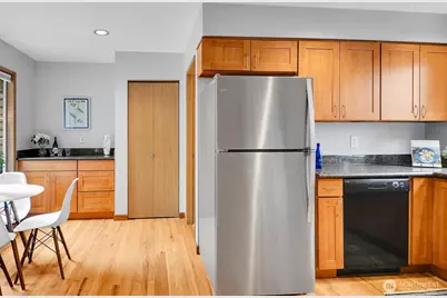 20310 Hollyhills Drive NE, Bothell, WA 98011 - Photo 14