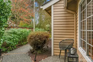 20310 Hollyhills Dr NE, Bothell, WA 98011 - Photo 24