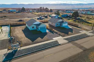 606 4th St, Mattawa, WA 99349 - Photo 2