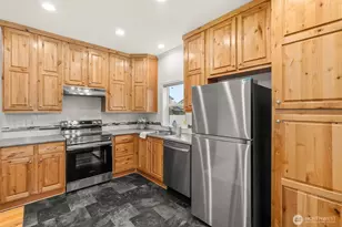 1257 SW Elzina St, Chehalis, WA 98532 - Photo 4