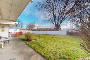 822 SE 12th St, College Place, WA 99324 - Photo 24