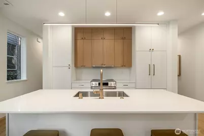 3616 Francis Avenue N, Seattle, WA 98103 - Photo 6