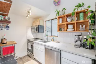 406 E Madrona Dr, Herron Island, WA 98349 - Photo 4