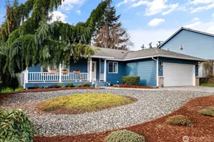 727 SW Ottercrest St, Oak Harbor, WA 98277 - Photo 2
