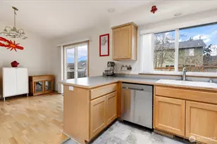 727 SW Ottercrest St, Oak Harbor, WA 98277 - Photo 10