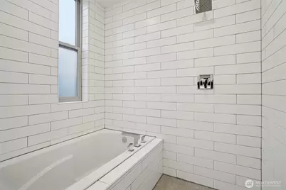 3817 B California Avenue SW, Seattle, WA 98116 - Photo 20