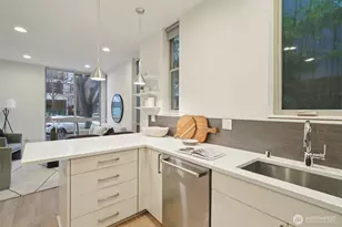 3817B California Ave SW, Seattle, WA 98116 - Photo 12